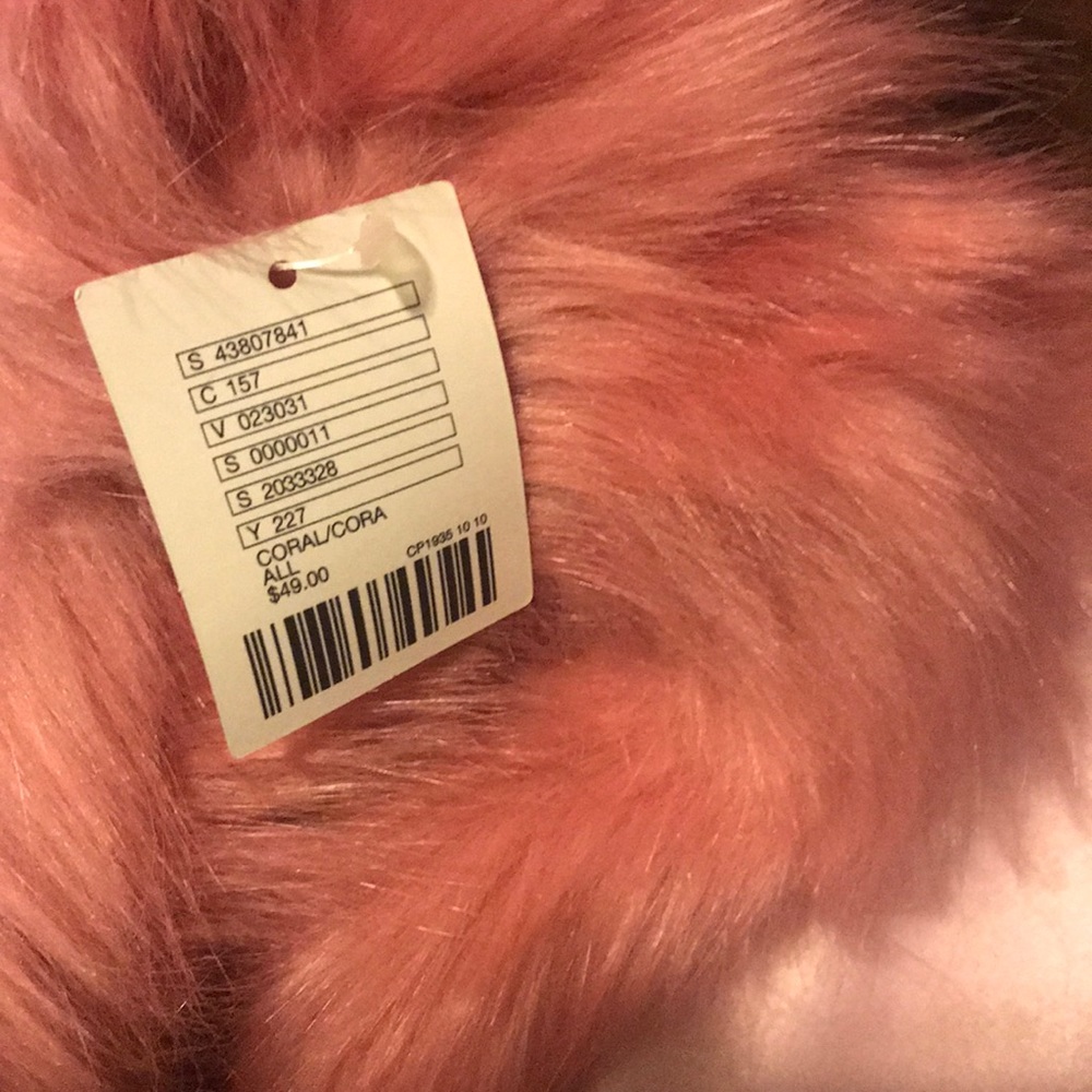 🆕NWT Urban Outfitters Faux Fur Ascot / Scarf - Picture 16 of 16
